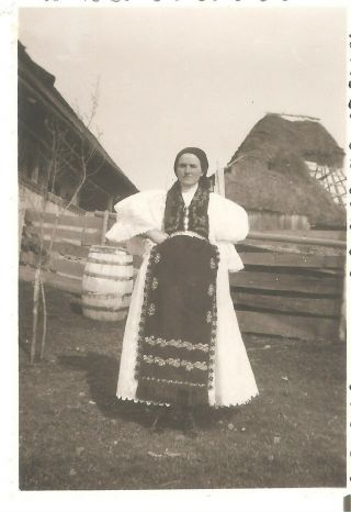 Miv00206 Romania Cluj Rasca Woman Folk Costume Traditional House 1934 Rp 6x8,  5