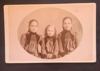 Antique Cabinet Card Portrait Photograph Of Three Young Ladies By Paul Cameron.