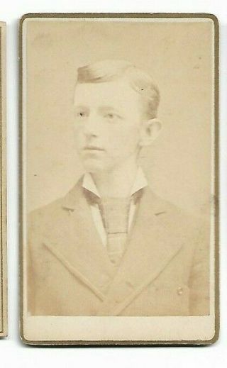 Cdv - Young Man In Suit With Large Tie - Photo By Stuber,  Easton,  Pa C324