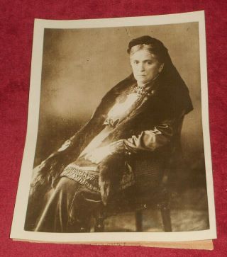 Vintage Press Photo Unidentified Older Woman In Fur Shawl & Elegant Dress 1920s?