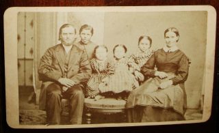Antique Cdv Photo Of A Lovely Young Family The Parents & 4 Children Toledo Ohio