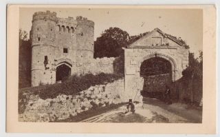 Isle Of Wight Cdv - Carisbrooke Castle With Photograph Seller By Entrance