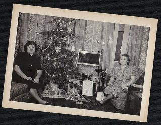 Antique Photograph Two Women By Christmas Tree - Gifts/presents In Retro Room