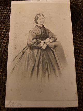 Victorian Cdv Photo Woman In Big Dress,  Bracelets - T R Williams,  London C.  1863