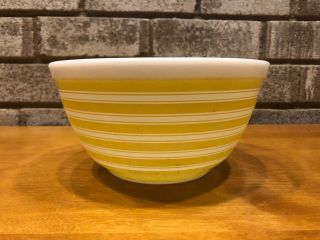 Rare Vintage Pyrex Yellow And White Striped 402 1 1/2 Qt.  Mixing Bowl