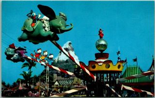 Vintage Disneyland California Postcard " Flying Dumbo " Donald Duck & Nephews D - 13
