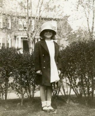 W126 Vtg Photo Little Girl In Hat,  Ct C 1929