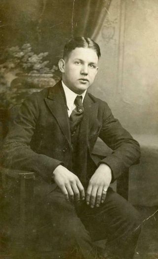 Q452 Vtg Photo Rppc Man In Suit,  Pinky Ring C Early 1900s