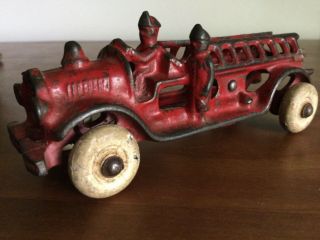 Rare Vintage Cast Iron Fire Engine Ladder Truck Toy W/ Two Firefighters