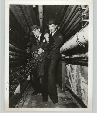 Detectives In Alleyway Make Arrest Gangster Vintage 1940s Film Noir Press Photo
