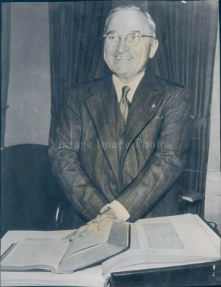 1949 Press Photo President Harry Truman Bibles Inaugurated Chief Executive 6x8