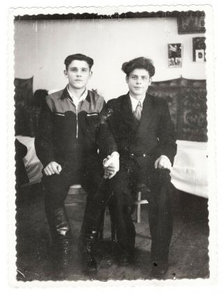 Vintage Gay Int Photo Young Man Affectionate Buddies Loving Couple Fashion 7998