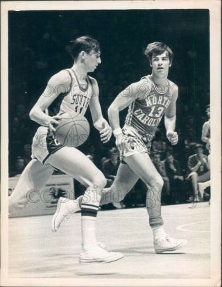 1969 Press Photo 1960s College Basketball N Carolina Vs S Carolina Roche Grubar