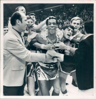 1969 Press Photo 1970s College Basketball Charlie Scott U Of N Carolina Victory