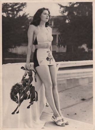 Yvonne De Carlo In Stunning Leggy Pin - Up Portrait Orig Vintage 1940s Photo 414