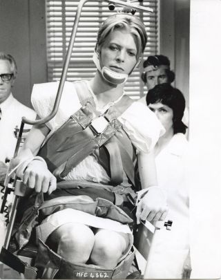 David Bowie Rare Photo Man Who Came To Earth Tied To Chair 1977