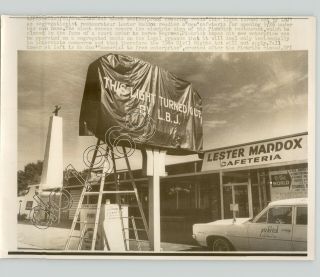 Lester Maddox Pickrick Rstrnt Closed Bc Of Segregation,  Atlanta Ga1964 Pr.  Photo