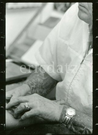 Nieh Photo,  Tattoo Artist,  Lee Roy Minugh,  The Pike,  Long Beach,  1961,  Cp602007