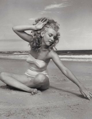 1949 Marilyn Monroe Photo By Andre De Dienes At Tobay Beach Ny 11x14