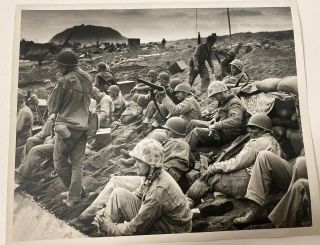 Vintage Wwii Press Photo Us Coast Guard Rest On Beach Iwo Jima Hell 