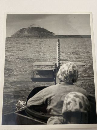 Vintage Wwii Press Photo Us Coast Guard Landing Barge Iwo Jima Volcano