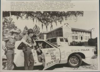 1974 Press Photo Louisiana State Police At Destrehan High School St Charles