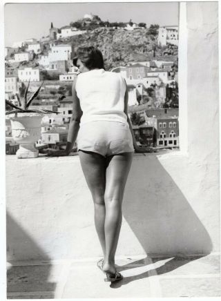 Vintage Snapshot Photo Sexy Girl Posing On Balcony Greece Woman L1007f