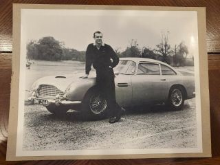 Sean Connery W/ Aston Martin Db5 In " Goldfinger " James Bond 8x10 Photo Vintage