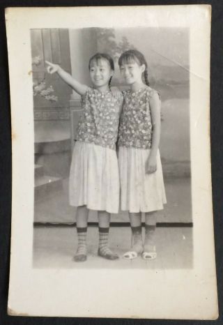 Twin Sisters Cute Chinese Girl Skirt China Child Studio Photo 1950s Orig.