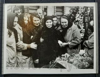 Post Mortem Funeral Dead Man Coffin Women Crying Cemetery Ussr Vintage Old Photo
