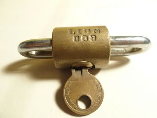 " Rare " Vintage Lion 008 2 - Sided Round Brass Pad Lock With Key