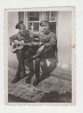 15613/ Vintage 50s Photo Man Guy Soldier Pose With Music Guitar