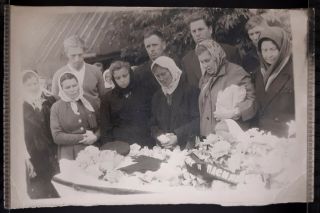 Funeral Dead Man Coffin Post Mortem Women Soviet Russian Ussr Vintage Old Photo