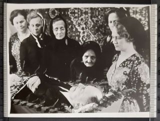 Post Mortem Funeral Coffin Dead Man & His Mother Girls Women Ussr Vintage Photo
