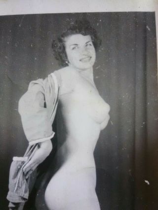 Vtg Antique Nude Woman Pin - Up B&w Photo - Risque Snapshot ░░░░░░░░░░░ D9