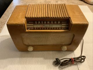 Rare Vintage Vacuum Tube Radio Farnsworth Et - 067 Wooden Am Tabletop