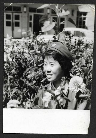 China Pla Woman Soldier Flower Chinese Army Photo 1970/80s Orig.