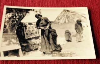 Estate Navajo Indian Dying Wool For Rugs Arizona B & W Postcard