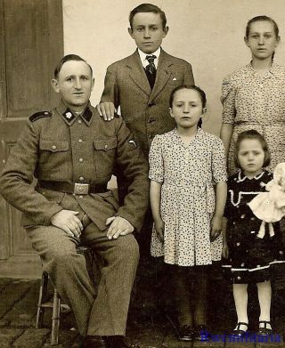 Port.  Photo: Rare German Elite Waffen Totenkopf Division Soldier W/ Family