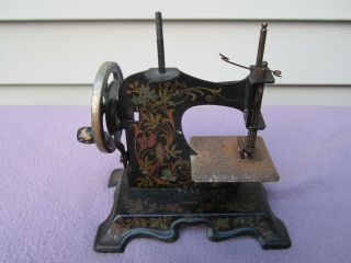 Muller Bird & Berries Toy Sewing Machine 2