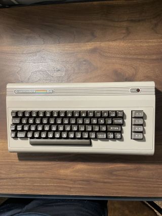 Commodore 64 Computer For Parts/repair C64 Gaming Vintage