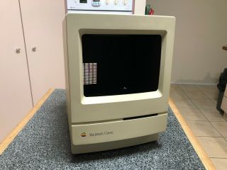 Apple Macintosh Classic Case - Model M0420 - 2