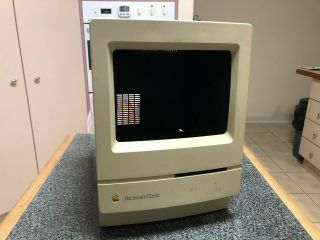 Apple Macintosh Classic Case - Model M0420 - 1