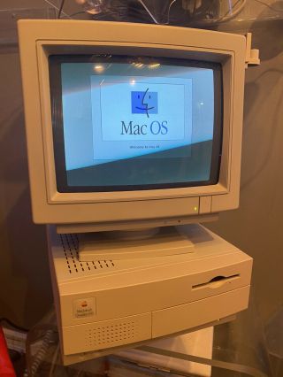  Apple Mac Macintosh Quadra 650 M2118 Computer