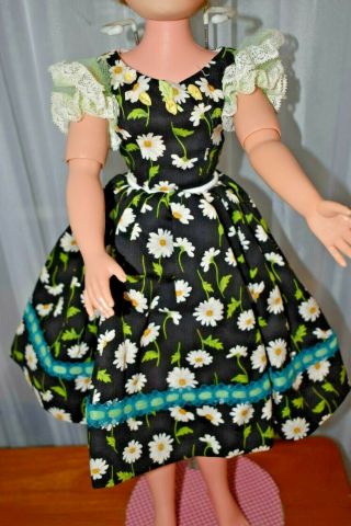Vintage Daisy Print & Dress & Apron Made For Madame Alexander Cissy Type Doll