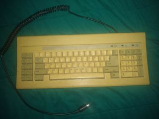 Unbranded Ibm Pc Xt/at Keyboard Omron Keyswitches