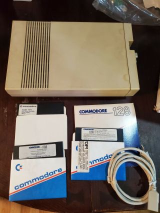 Commodore 1571 Disk Drive - W/box Powers On