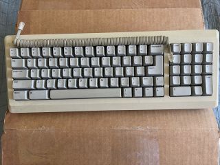 Vintage Apple Macintosh 128k,  512k,  512ke,  Or Plus Keyboard M0110a Platinum Gray
