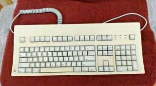 Apple Extended Keyboard M0115 825 - 1439 - A Made In Usa; Complete With Cable