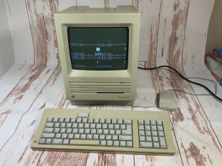Vintage Apple Macintosh Se M5011,  Boots To Unhappy Mac.  Keyboard & Mouse